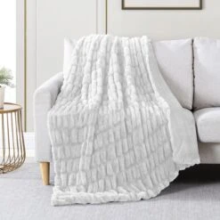 Luxury Faux Fur Ruched Throw Telluride Snow