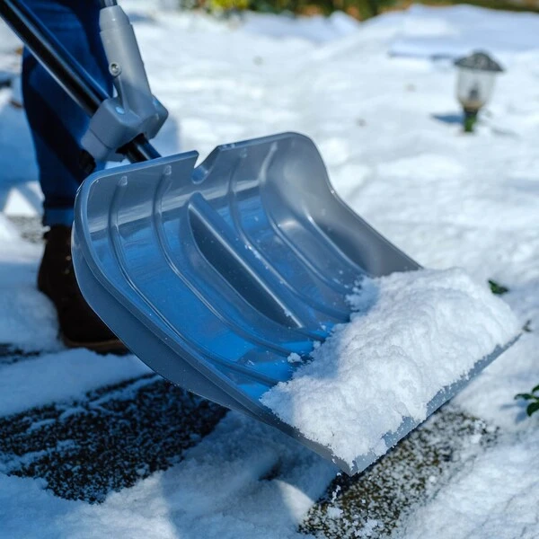 18" Poly Lightweight Snow Shovel 3 18" Poly Lightweight Snow Shovel - Image 3