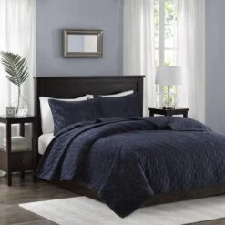 Madison Park MP13-3304 Harper Velvet 3 Piece Coverlet Set; King & California King - Navy