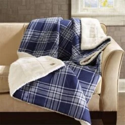 Woolrich WR50-1628 50 X 70 In. Leeds Softspun Down Alternative Oversized Throw - Navy