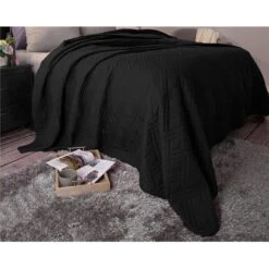 Bedford Home 66A-04172 Solid Color Bed Quilt - Full & Queen Size - Black