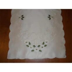 Tapestry Trading ZC0800296-1420-PK2 14 X 20 In. Embroidered Daisies And Lacy Cutwork Placemats